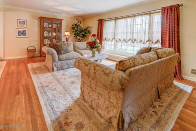 8 Georgetown Rd Colts Neck NJ-large-014-