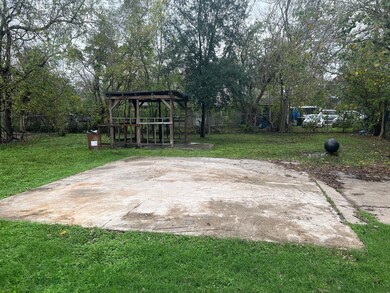 8602 Prairie View Dr, Houston, TX 77088 - photo 3