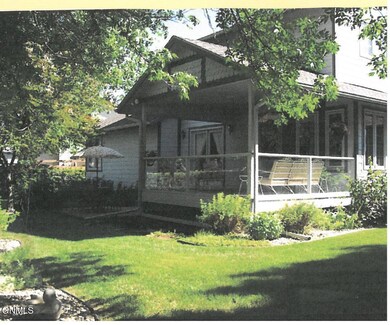 530 Assiniboin back