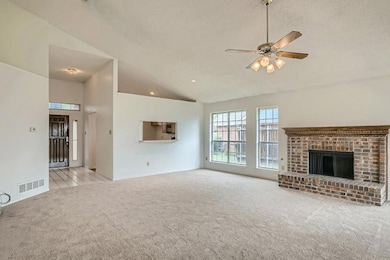 352 Parkview Dr, Hurst, TX 76053 - photo 7