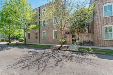002_450_railroad_ave_unit_4b_002_167