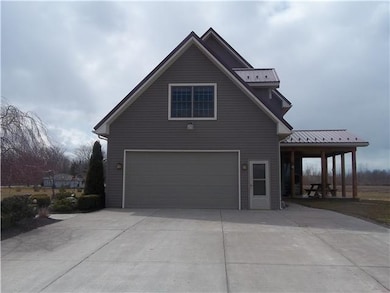 Parking Lot/Garage