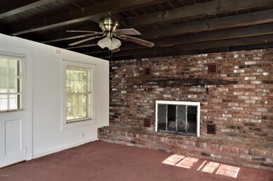 709 E Wilmington St, Burgaw, NC 28425 - photo 2