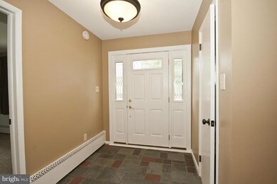 1815 Palo Cir, Halethorpe, MD 21227 - photo 2