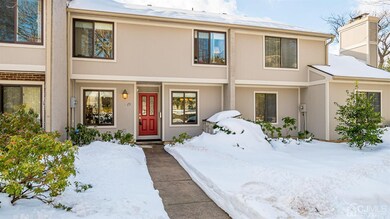 25 Irongate unit 525, Metuchen, NJ 08840 - photo 2