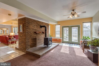 915 Hunting Lake Dr, Huntingtown, MD 20639 - photo 5