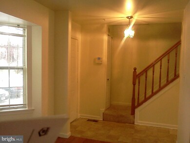 1520 Sherwood Ct, Hyattsville, MD 20785 - photo 3