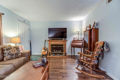 1550 E 2nd St Unit Q99 (10)