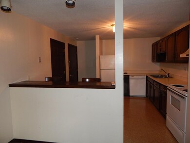 112 Capital Hill Dr unit I-112, Londonderry, NH 03053 - photo 5