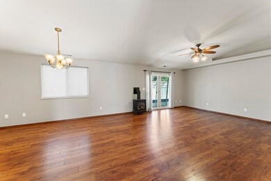 109 Freedom Cir, Grants Pass, OR 97527 - photo 6