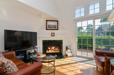 005-photo-living-room-7147978