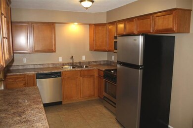 1318 N Stark St, Davenport, IA 52804 - photo 3