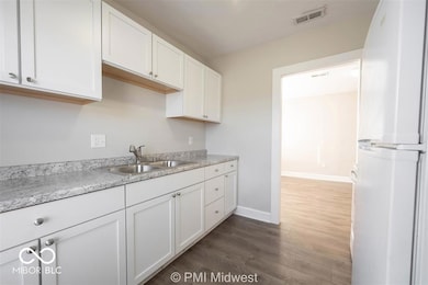 5045 E 10th St, Indianapolis, IN 46201 - photo 6