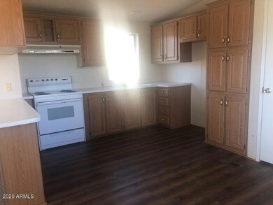 34th kitchen2