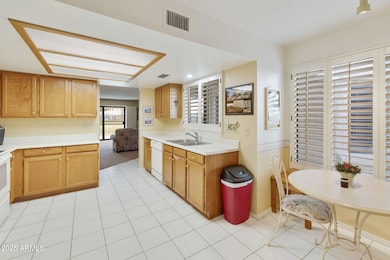 557 S Palo Verde Way unit 147, Mesa, AZ 85208 - photo 6