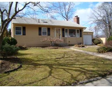 81 Mount View Dr, Cranston, RI 02920 - photo 2
