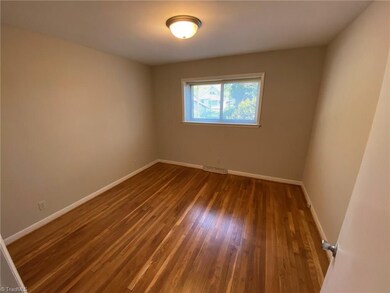 1606 W Northwest Blvd unit F, Winston-Salem, NC 27104 - photo 4