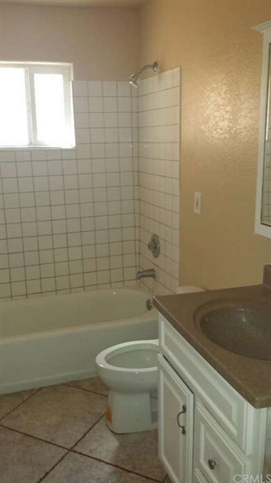 16189 Wimbleton Dr, Victorville, CA 92395 - photo 5