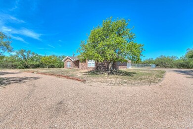 10193 Twin Lakes Ln, San Angelo, TX 76904 - photo 7