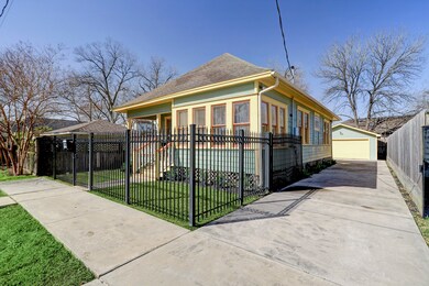 727 E 25th St, Houston, TX 77008 - photo 2