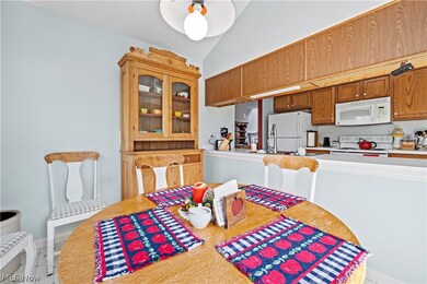 24659 Thicket Ln, Olmsted Falls, OH 44138 - photo 7