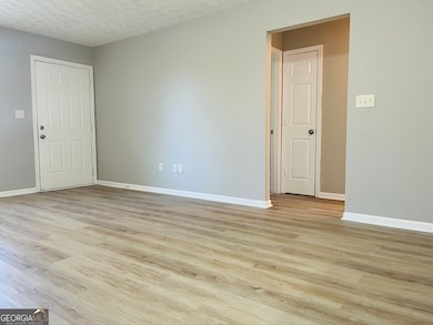 105 Granite St unit B, Hogansville, GA 30230 - photo 5