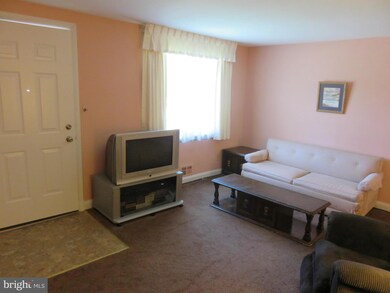 1247 Deanwood Rd, Parkville, MD 21234 - photo 4