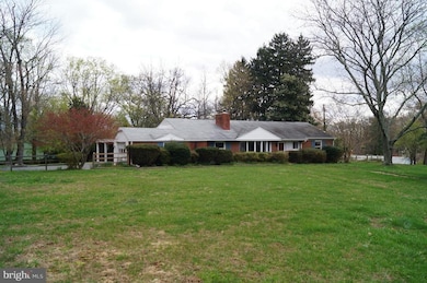 6533 Allview Dr, Columbia, MD 21046 - photo 2