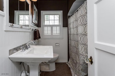 2828 44th St, Des Moines, IA 50310 - photo 5