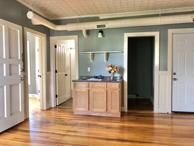 56 Pine St unit 3, Holyoke, MA 01040 - photo 3