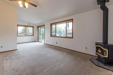 1514 SW 21st Place, Redmond, OR 97756 - photo 4