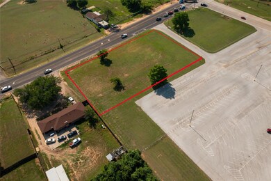 1047 N Main St, Springtown, TX 76082 - photo 5