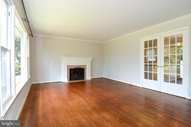 6628 Moly Dr, Falls Church, VA 22046 - photo 5