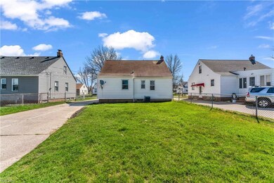 5184 Catherine St, Maple Heights, OH 44137 - photo 3