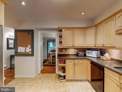 23 Inverin Cir, Lutherville Timonium, MD 21093 - photo 7