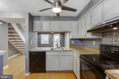 5806 Drawbridge Ct, Frederick, MD 21703 - photo 7