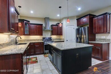 Kitchen w/Island