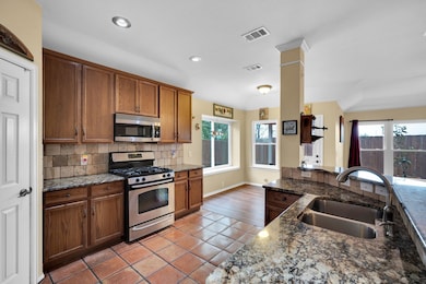 10620 Donnis Dr, Fort Worth, TX 76244 - photo 6