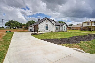 960 Lake Dr, Weatherford, TX 76085 - photo 4
