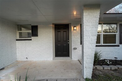 10402 Wicklowe St, Houston, TX 77016 - photo 4