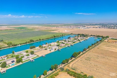 3700 Blue Loop Ln, Arvin, CA 93203 - photo 4