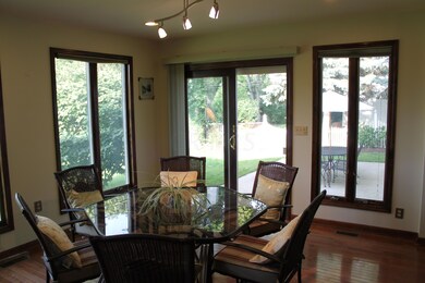 1 eating area