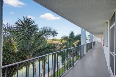 109 Paradise Harbour Blvd unit 409, North Palm Beach, FL 33408 - photo 2