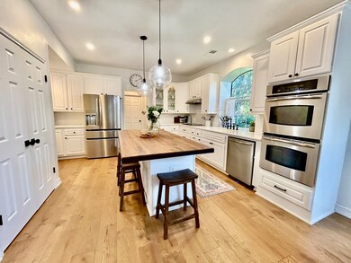 1818 Streamside Dr, Friendswood, TX 77546 - photo 3