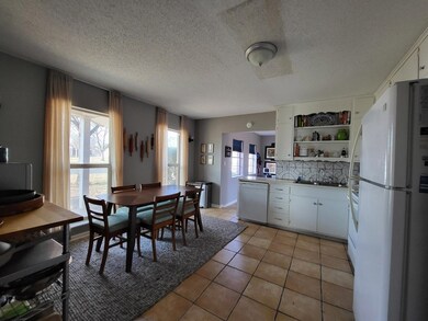 1401 N Orange St, Fredericksburg, TX 78624 - photo 5