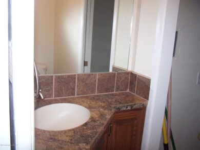 3109 CRESTRIDGE  SMALL BATHROOM