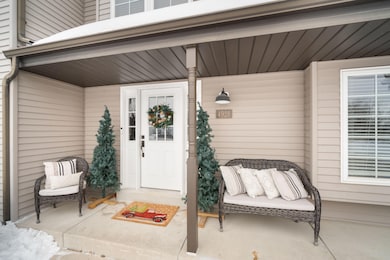 4928 W Evergreen St, Franklin, WI 53132 - photo 3