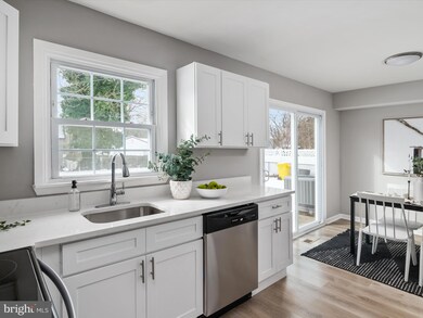 12329 Flamingo Ln, Bowie, MD 20715 - photo 7