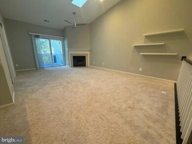 12918C Grays Pointe Rd unit 12918C, Fairfax, VA 22033 - photo 4