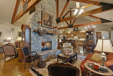 135 Serrano Ct, Weatherford, TX 76087 - photo 5